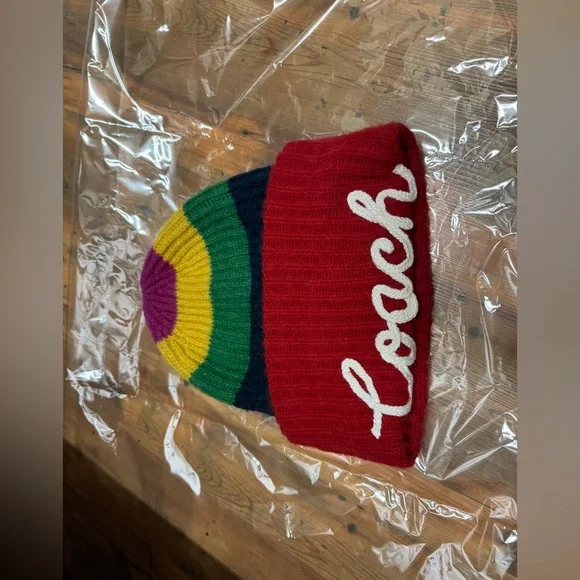 Rare Coach Logo Winter Hat / Beanie - Picture 3 of 8